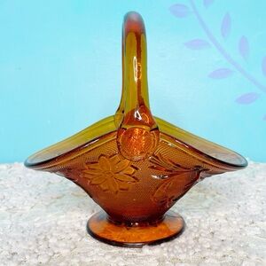 Vintage Indiana Tiara Golden Amber Sandwich Basket SC Stamp Flower Print